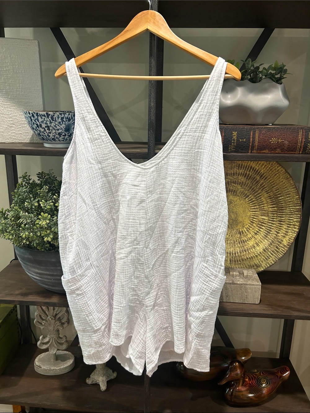 Z Supply White Textured V-Neck Romper  lined with Side Pockets medium - Picture 4 of 4